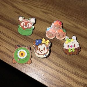 5 munchlings pins from Disneyland